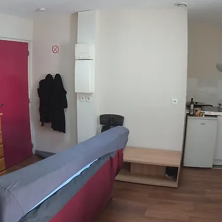 شقة Meubles Nappee A ساوجون